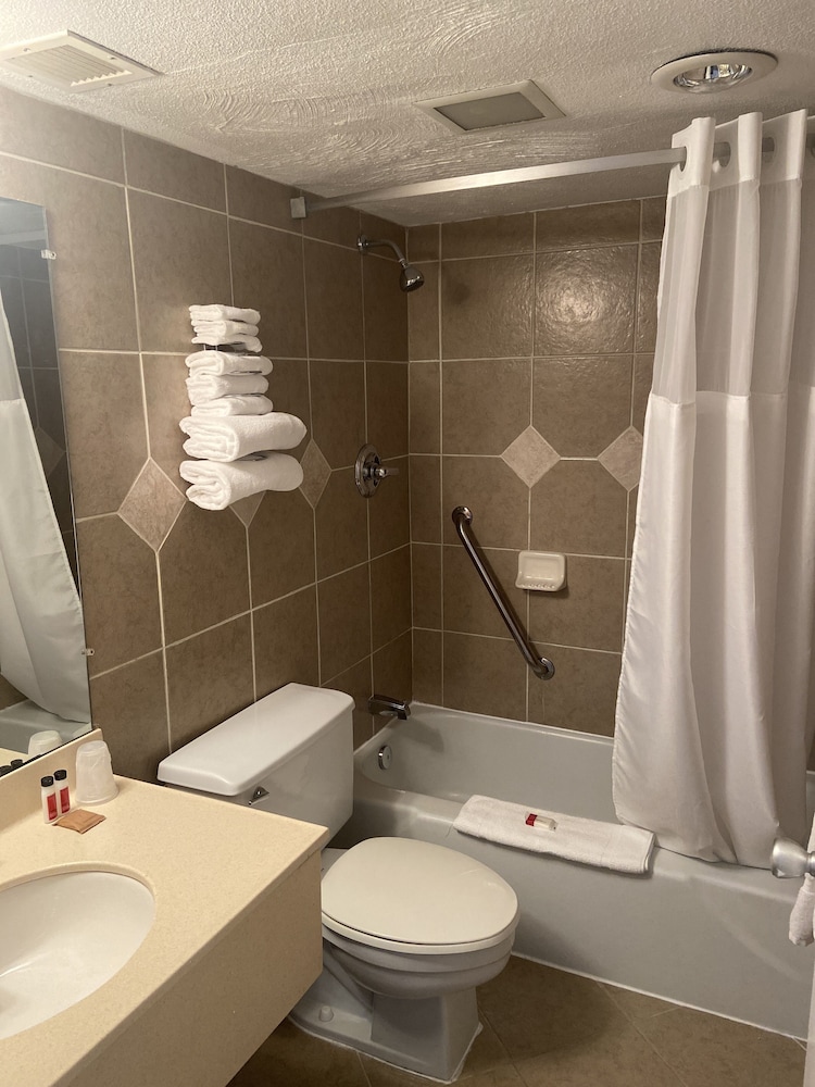 Ramada by Wyndham Butler Tesla Biohealing Resort - photo 32