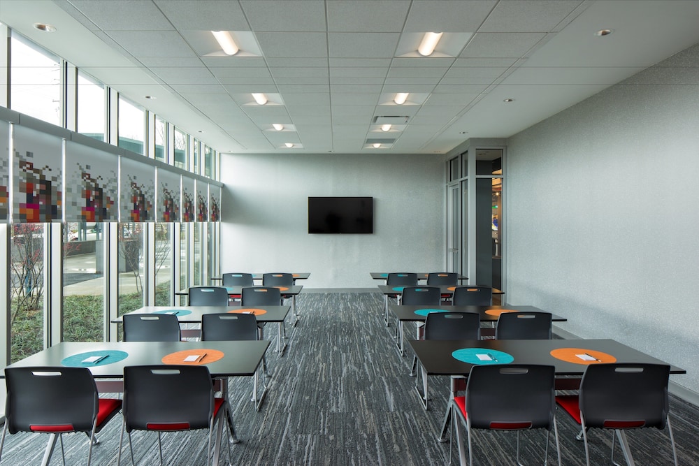 Aloft Louisville East - photo 18