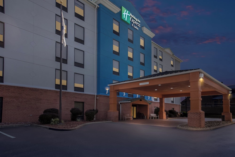 Holiday Inn Express Suites Charleston by IHG - photo 64