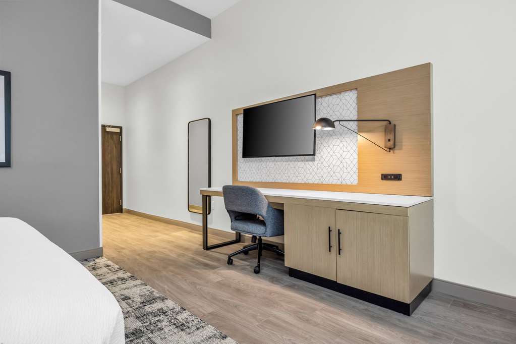 La Quinta Inn & Suites by Wyndham San Jose Airport Downtown - photo 52