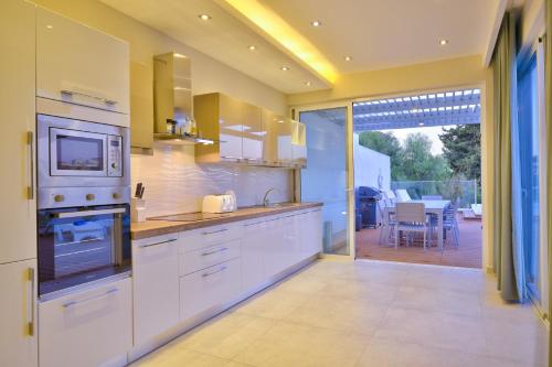 Villa Goa By Luxury Villas Malta — 4-Star Luxury Hotel in Mellieha, Malta