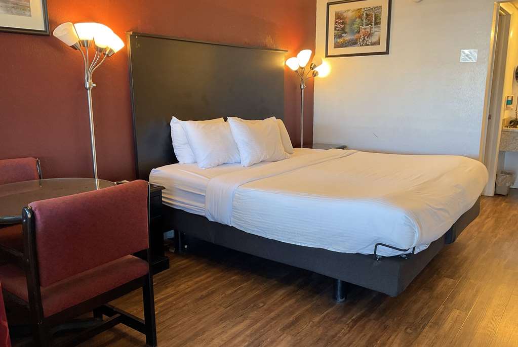 Baymont by Wyndham Petoskey - photo 6