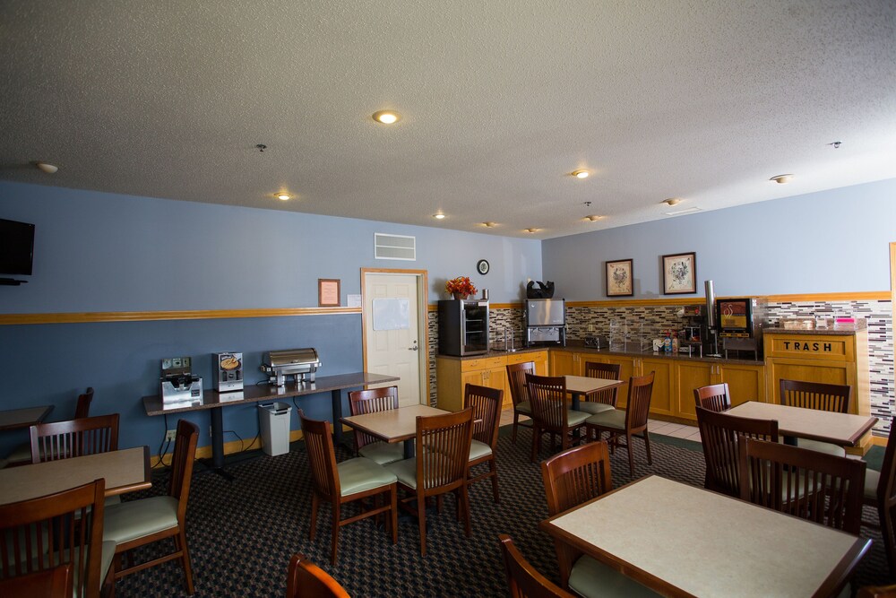 Chisholm Inn & Suites - photo 18