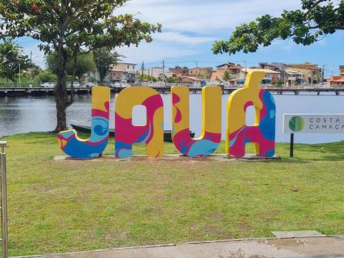 Praia de Jaúa Piscina privativa churrasqueira. in Camacari, Brasil