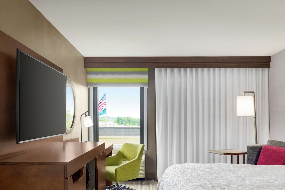 Hampton Inn Milwaukee Brookfield - photo 18