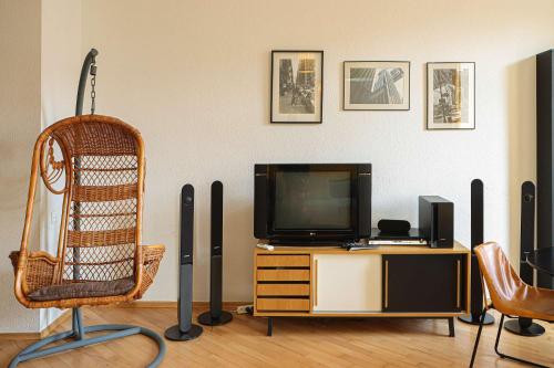 Charming 2BR Near Rooms Hotel By Wehost
