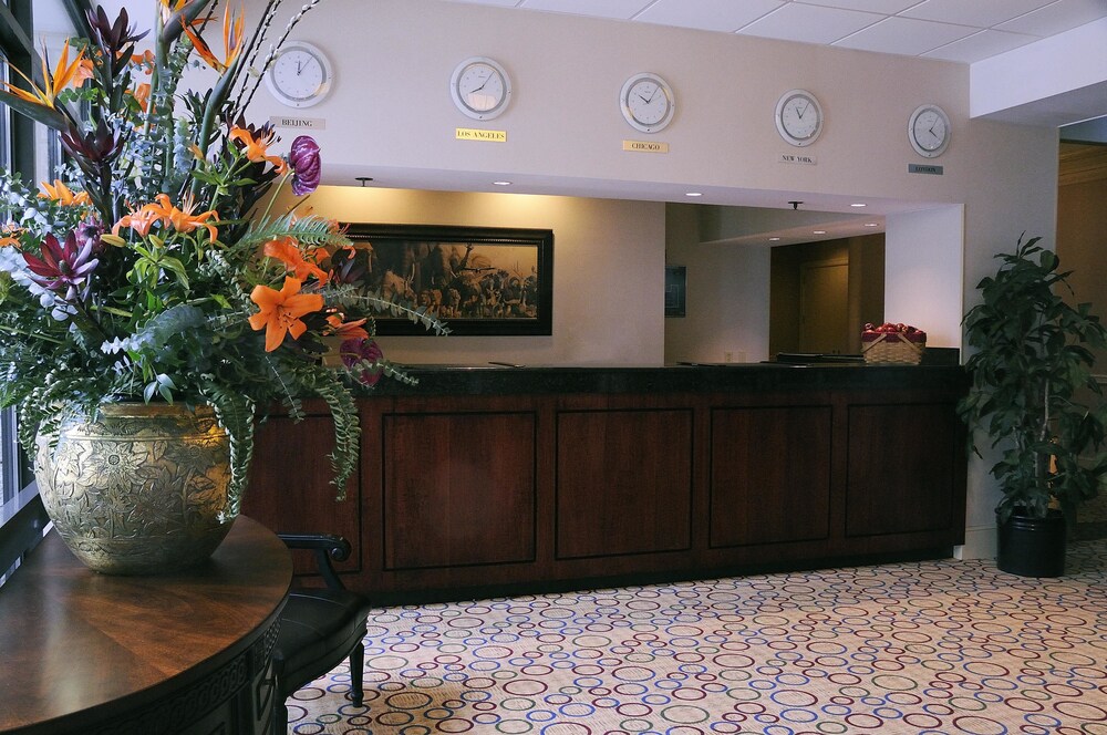 North Baltimore Plaza Hotel - photo 4