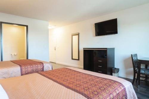 Maywood Inn — hotel in Maywood