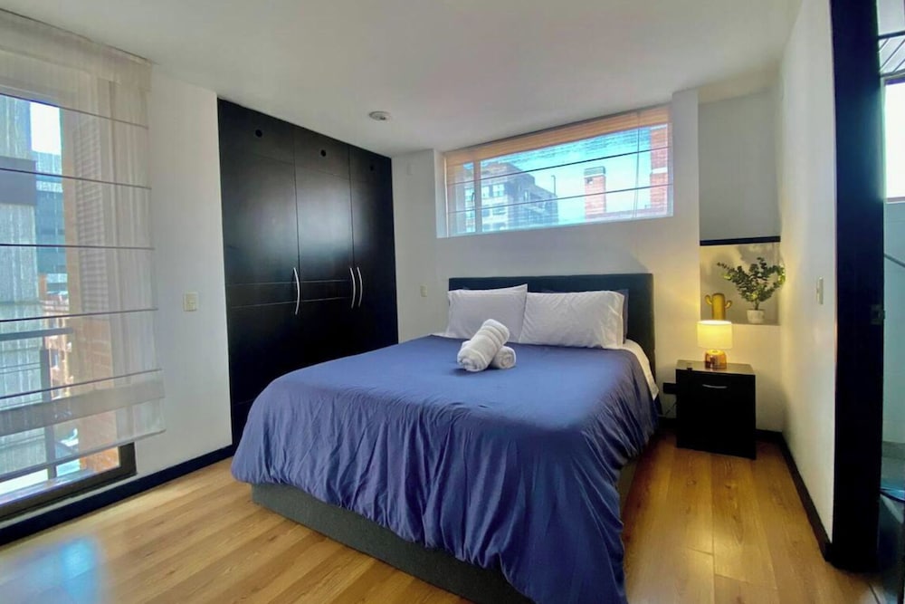 1Bed Apartment Sleeps 2 with Free Parking & Wifi — 4-Star Luxury Hotel in Bogota, Colombia