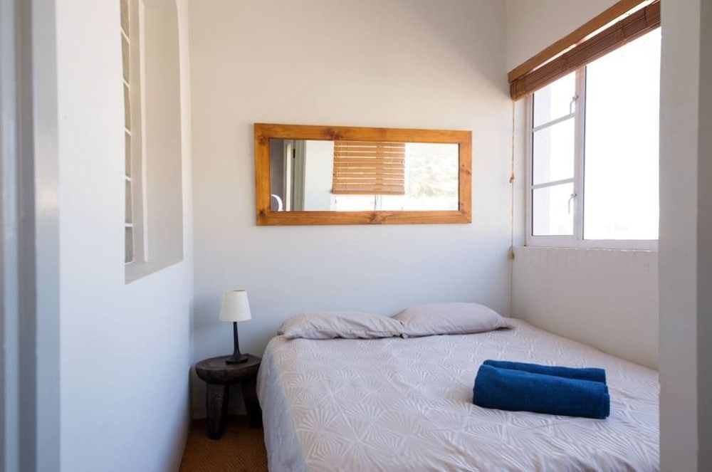 Chic City Studio With Mountain Views Walk & Explore