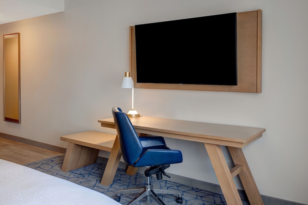 Fairfield Inn & Suites By Marriott Minneapolis Downtown - photo 6