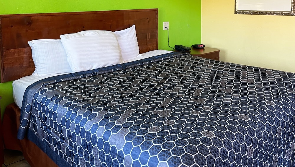 Royal Inn Linden - photo 5