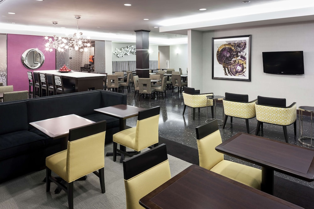Hampton Inn San Diego Downtown - photo 28