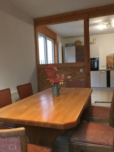 Ferienhaus Im Grünen — hotel in Zella-Mehlis