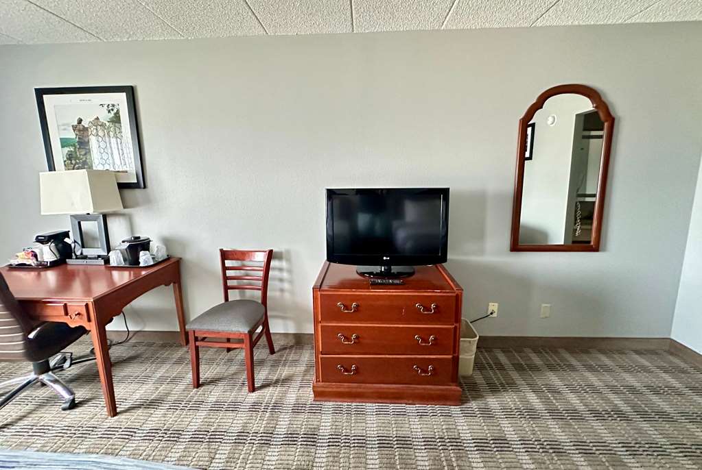 AmericInn & Suites By Wyndham Baraboo Event Center - photo 4