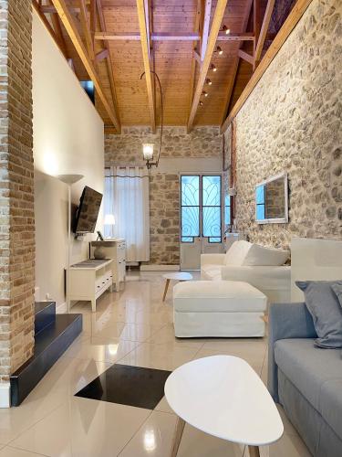Blue Domino Luxury City Villa Patras — 4-Star Luxury Hotel in Patra, Greece