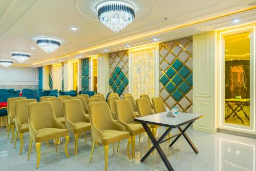 Hotel Fiora Inn Chandigarh Zirakpur
