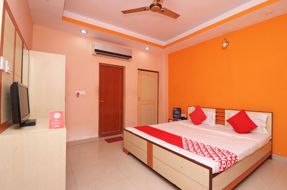 Oyo 22068 Sagar Kinare — Contai