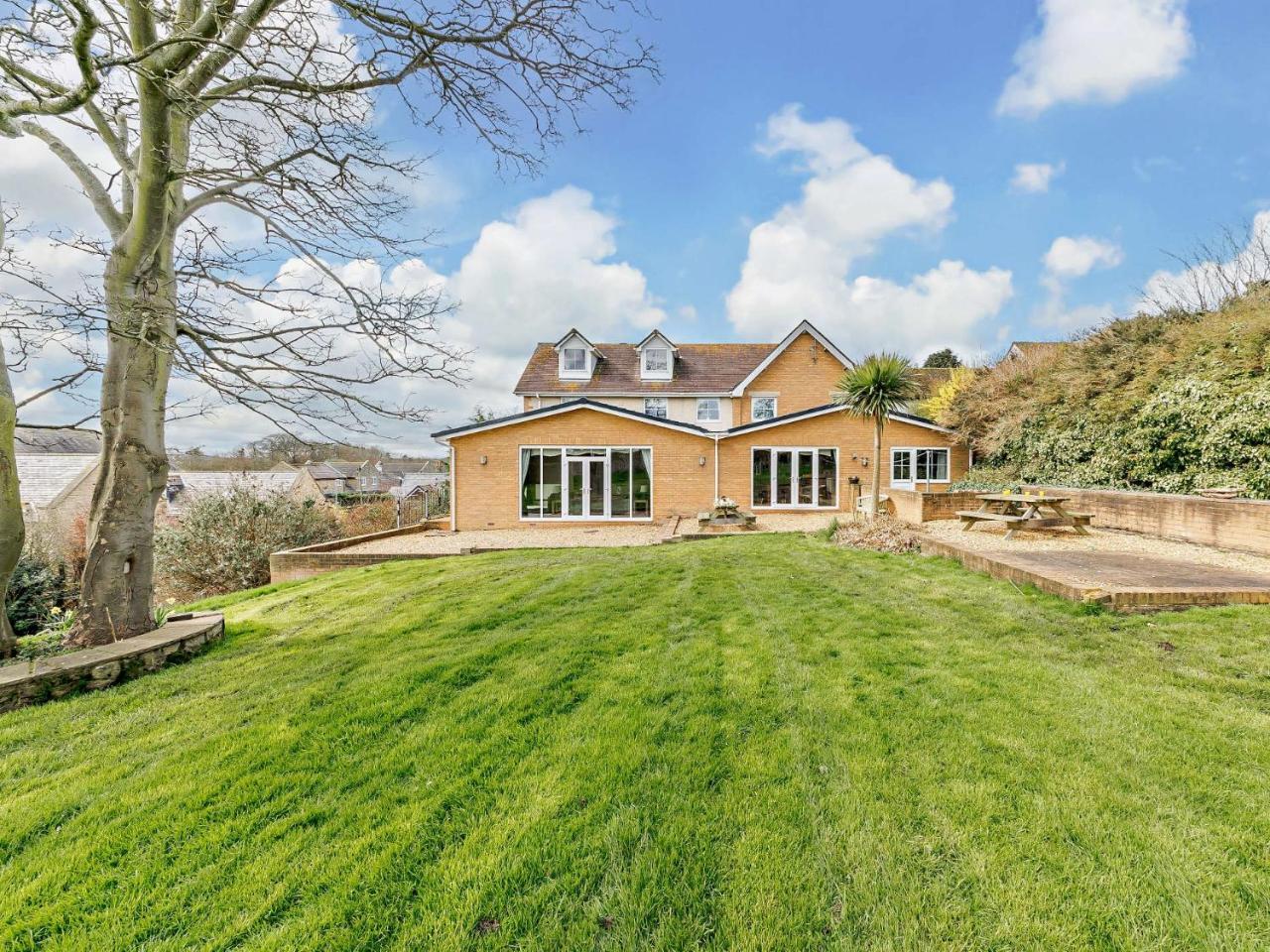 6 Bed in Morpeth oc 91805 in Morpeth, United Kingdom