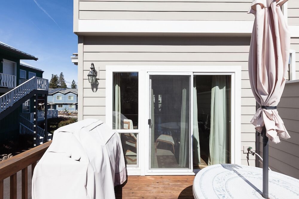 Pet Friendly Venturi with Fireplace and BBQ on the Deck by RedAwning - photo 13