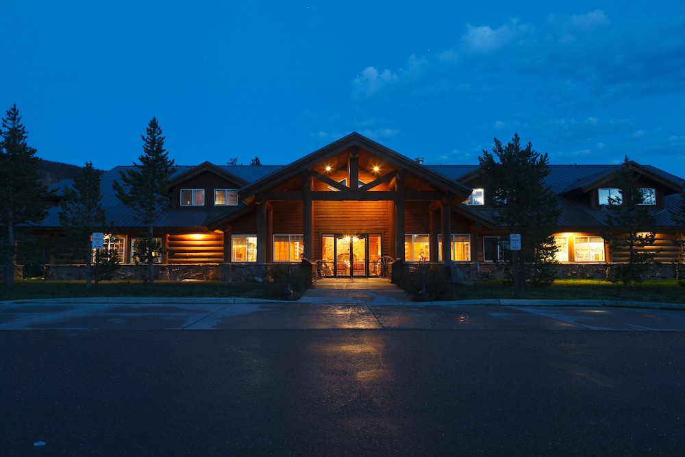Headwater S Lodge Cabins At Flagg Ranch - photo 36