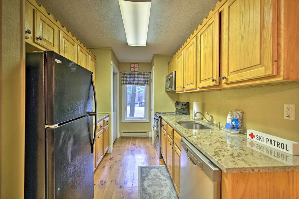 Cozy Poconos Townhome with Fireplace Near Jack Frost — 4-Star Luxury Hotel in White Haven, United States