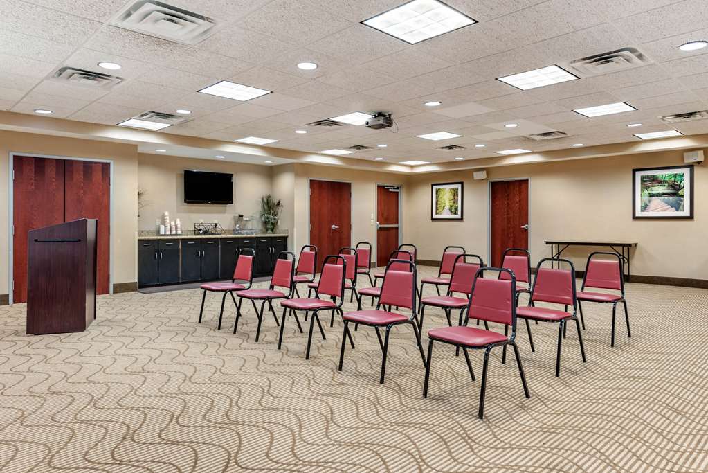 Comfort Suites Elkhart South - photo 32
