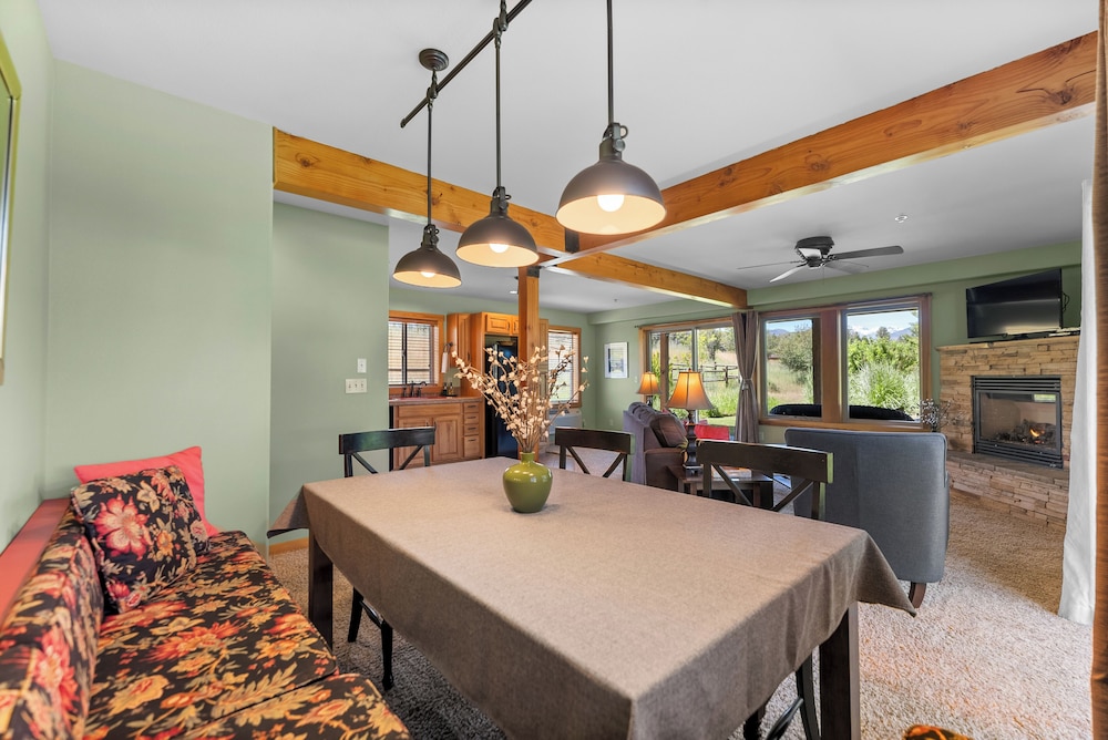 Mt Gardner Inn - photo 23