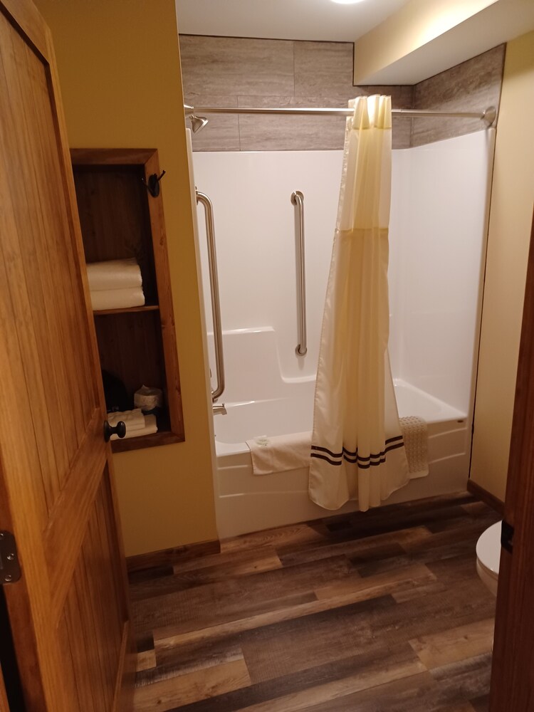 Northwoods Motel - photo 11