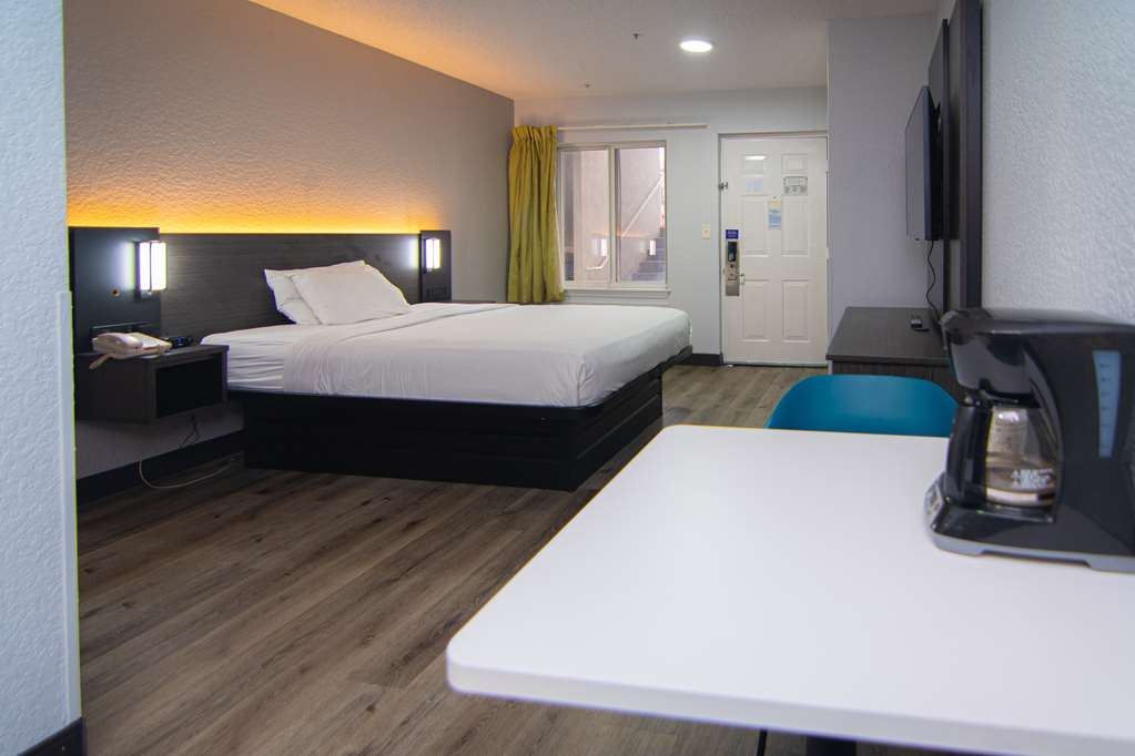Studio 6 Extended Stay West Palm Beach FL - photo 10