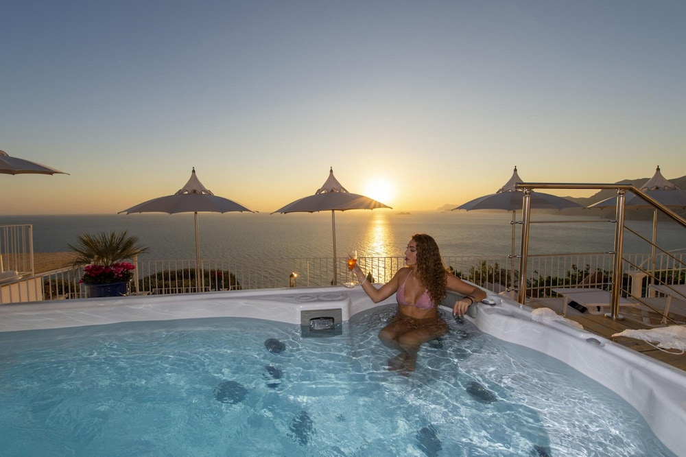 Luxury Villa Malika Great View on Capri&Positano — 4-Star Luxury Hotel in Praiano, Italy