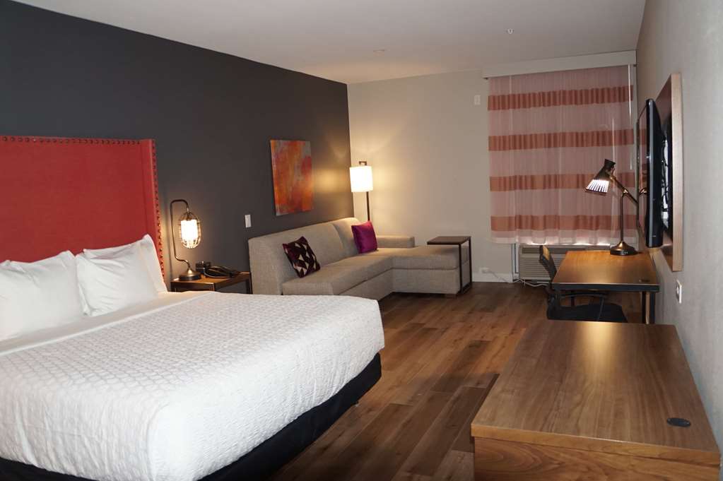 La Quinta Inn & Suites by Wyndham Lewisville - photo 17