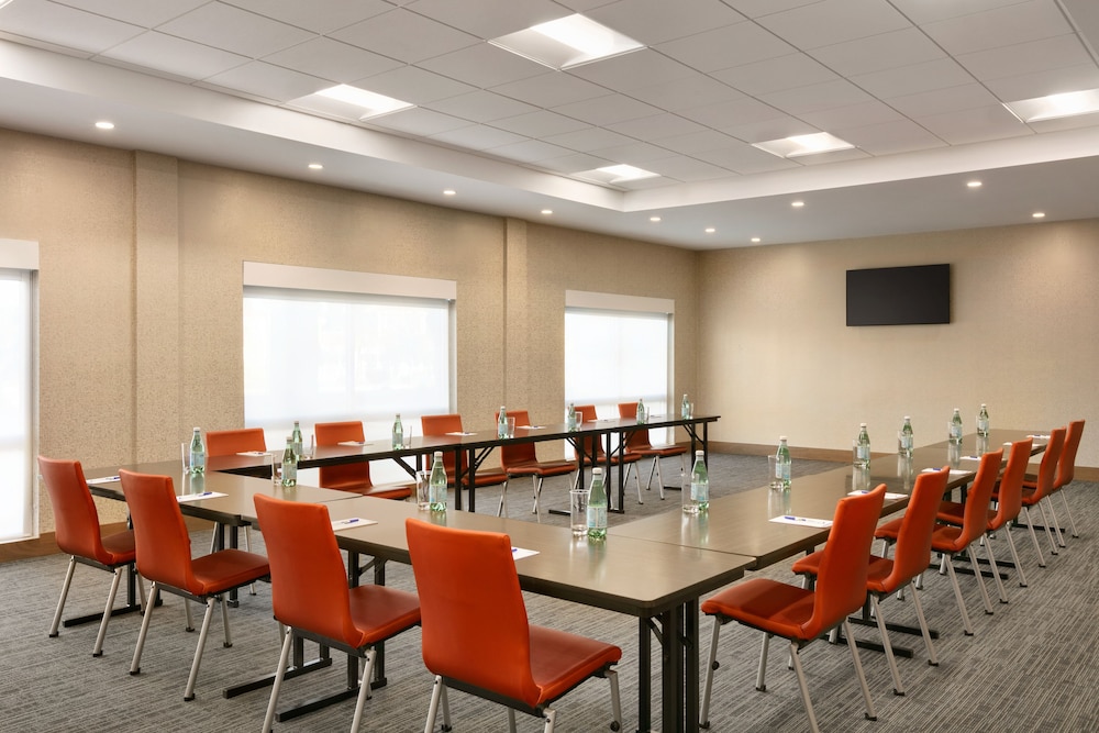 Holiday Inn Express & Suites Salisbury by IHG - photo 40