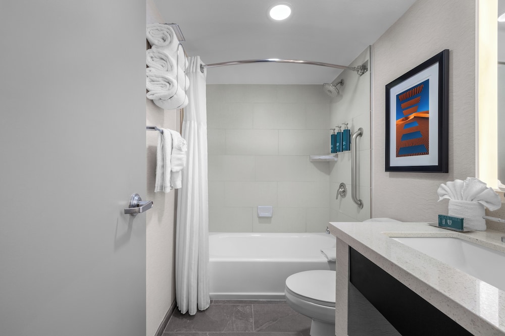 DoubleTree by Hilton Phoenix Midtown - photo 14
