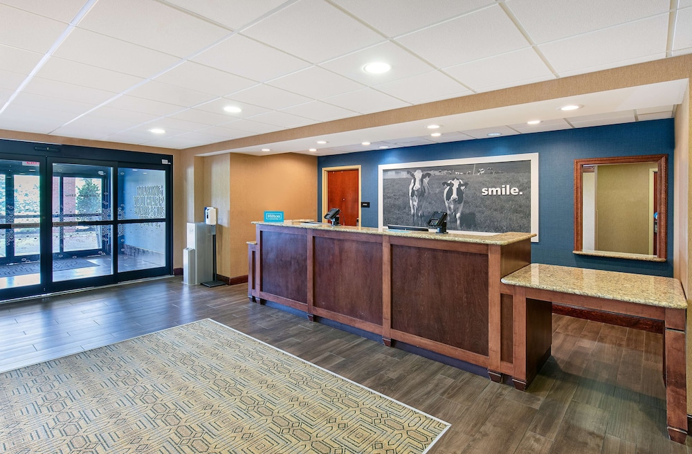 Hampton Inn & Suites Madisonville - photo 8