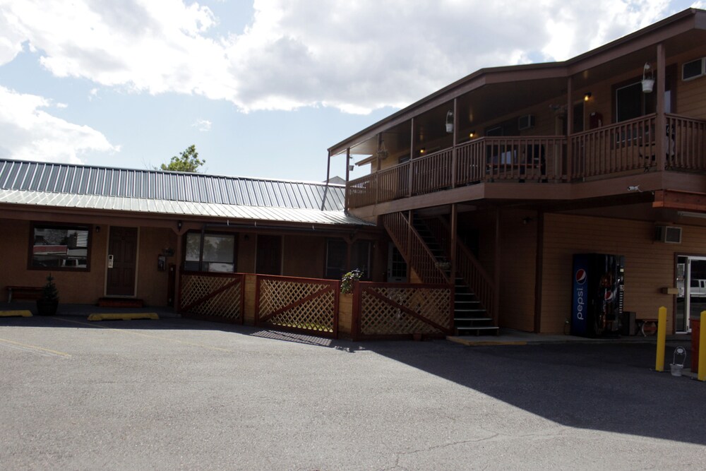 Country Motor Inn - photo 89