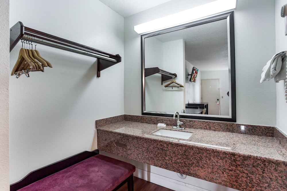 Red Roof Inn Monteagle I 24 - photo 27