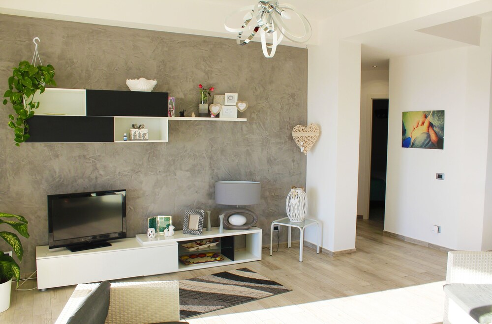 Villa Cecilia — 4-Star Luxury Hotel in Montallegro, Italy