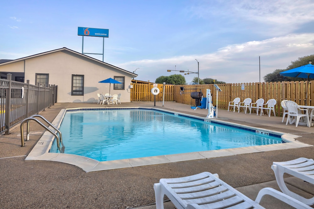 Motel 6 Bryan TX College Station - photo 26