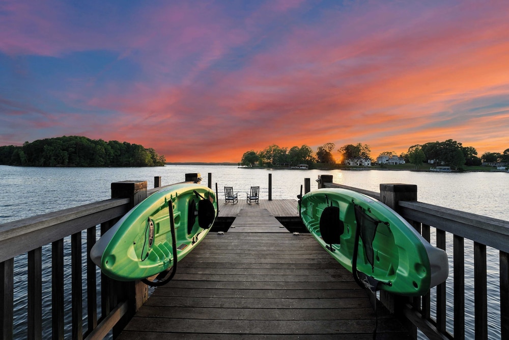 Sunset Shores Resort by Avantstay Private Beach - photo 10