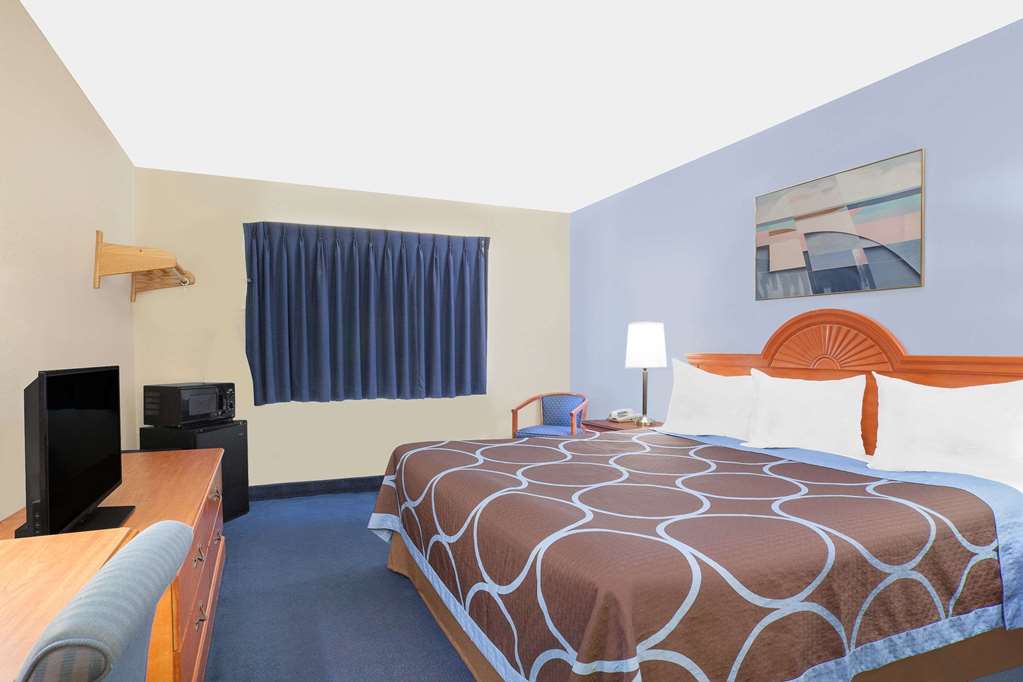 Super 8 by Wyndham Middletown - photo 9