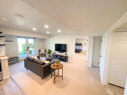 City View Retreat 2 Br 1 B 20764485 — Draper