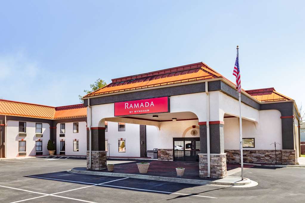 Ramada by Wyndham Hendersonville - featured photo