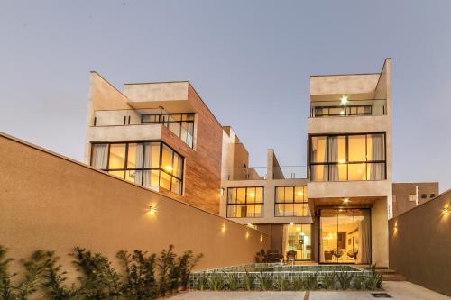 Casa Requinte 4 suítes com Piscina Privativa BC