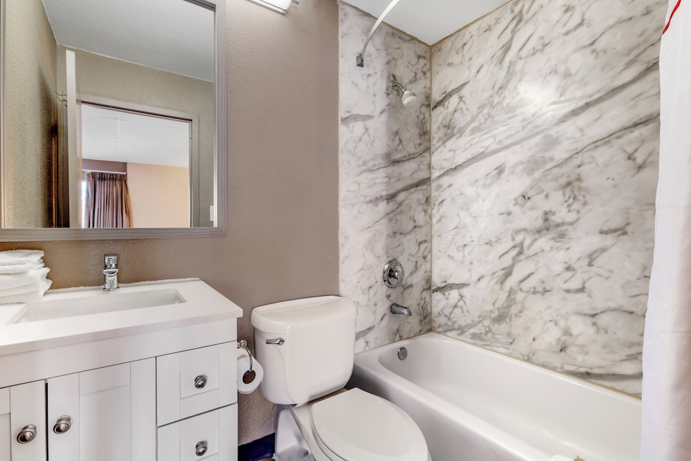 Red Roof Inn Stroudsburg - photo 25