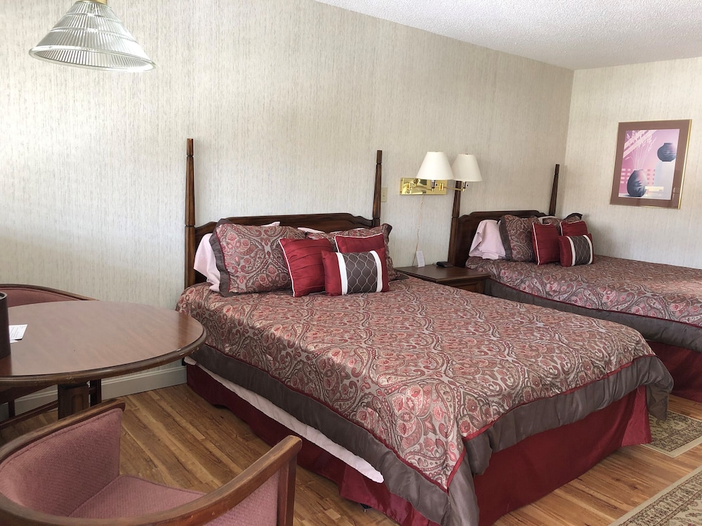Island Pond Country Inn — Brighton — photo 4