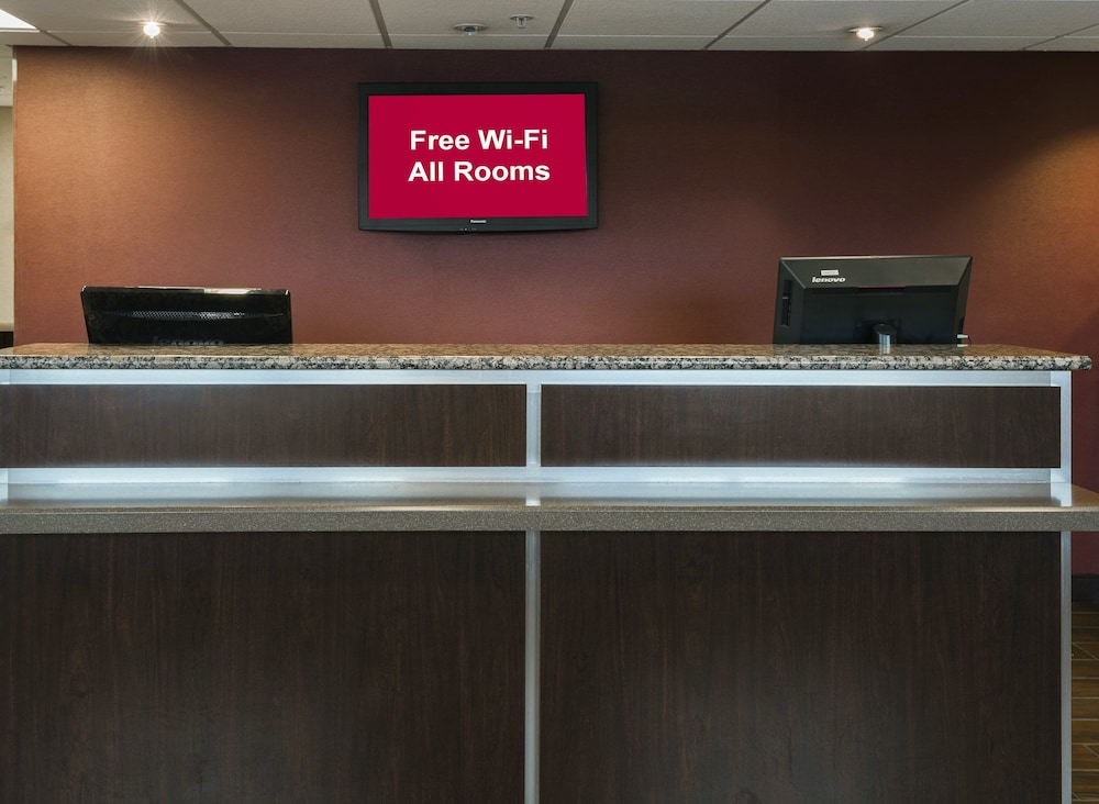 Red Roof Inn & Suites Omaha Council Bluffs - photo 6