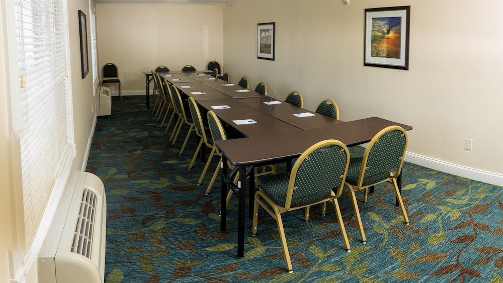 Candlewood Suites St. Joseph Benton Harbor by IHG - photo 29
