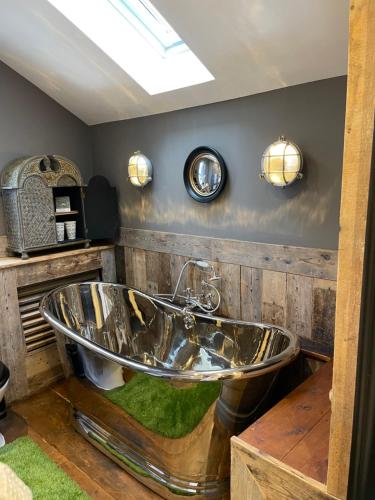 The Cocktail Lounge At Cheshire Boutique Bathhouse 18256483 — Nantwich