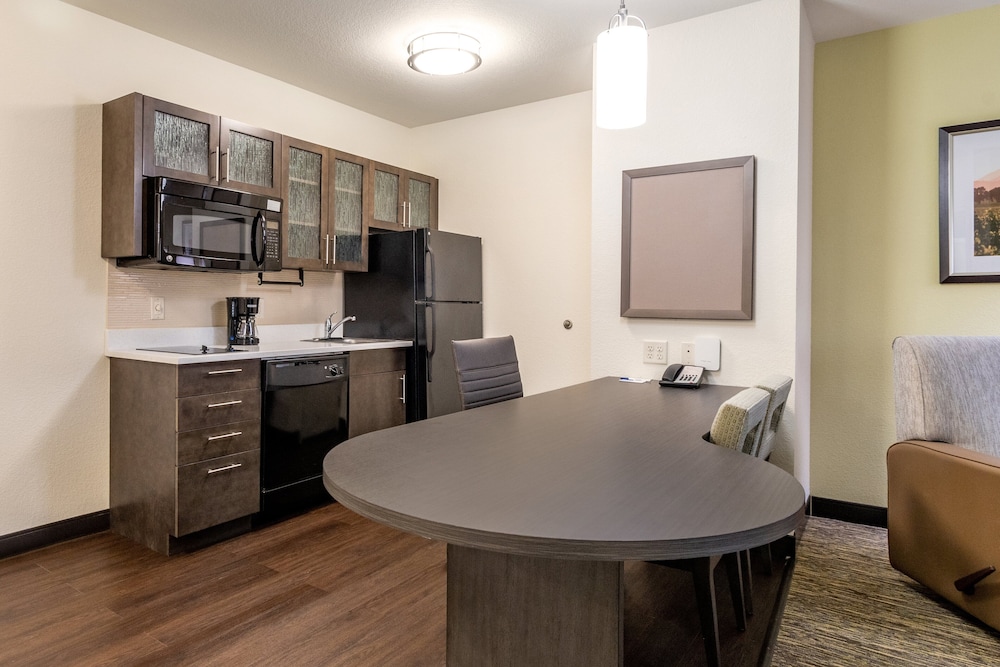 Candlewood Suites Portland Airport by IHG - photo 36